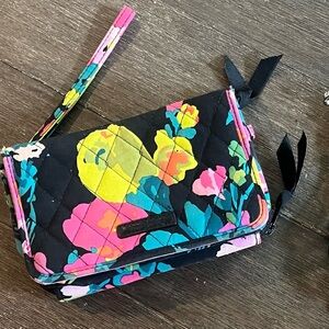 Black Hilo Magenta Meadows Floral Crossbody Bag Wallet Wristlet RARE!